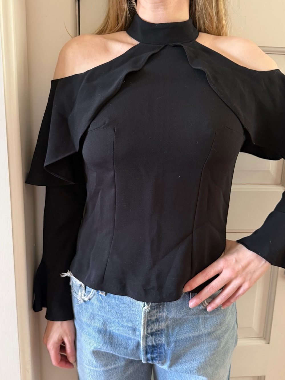 STORETS Cold Shoulder Top
